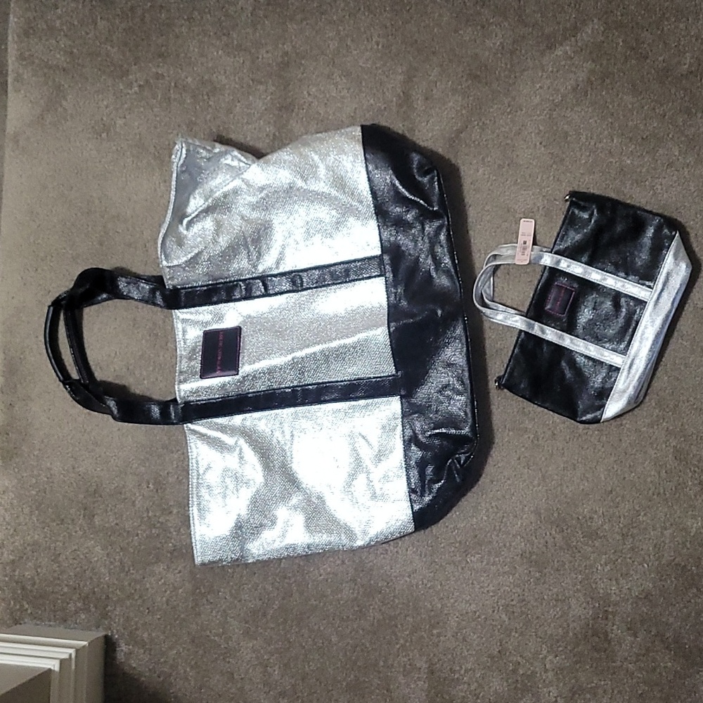 VICTORIAS SECRET BAG SET NEW SILVER BLACK WOMENS TRAVEL OVERNIGHT